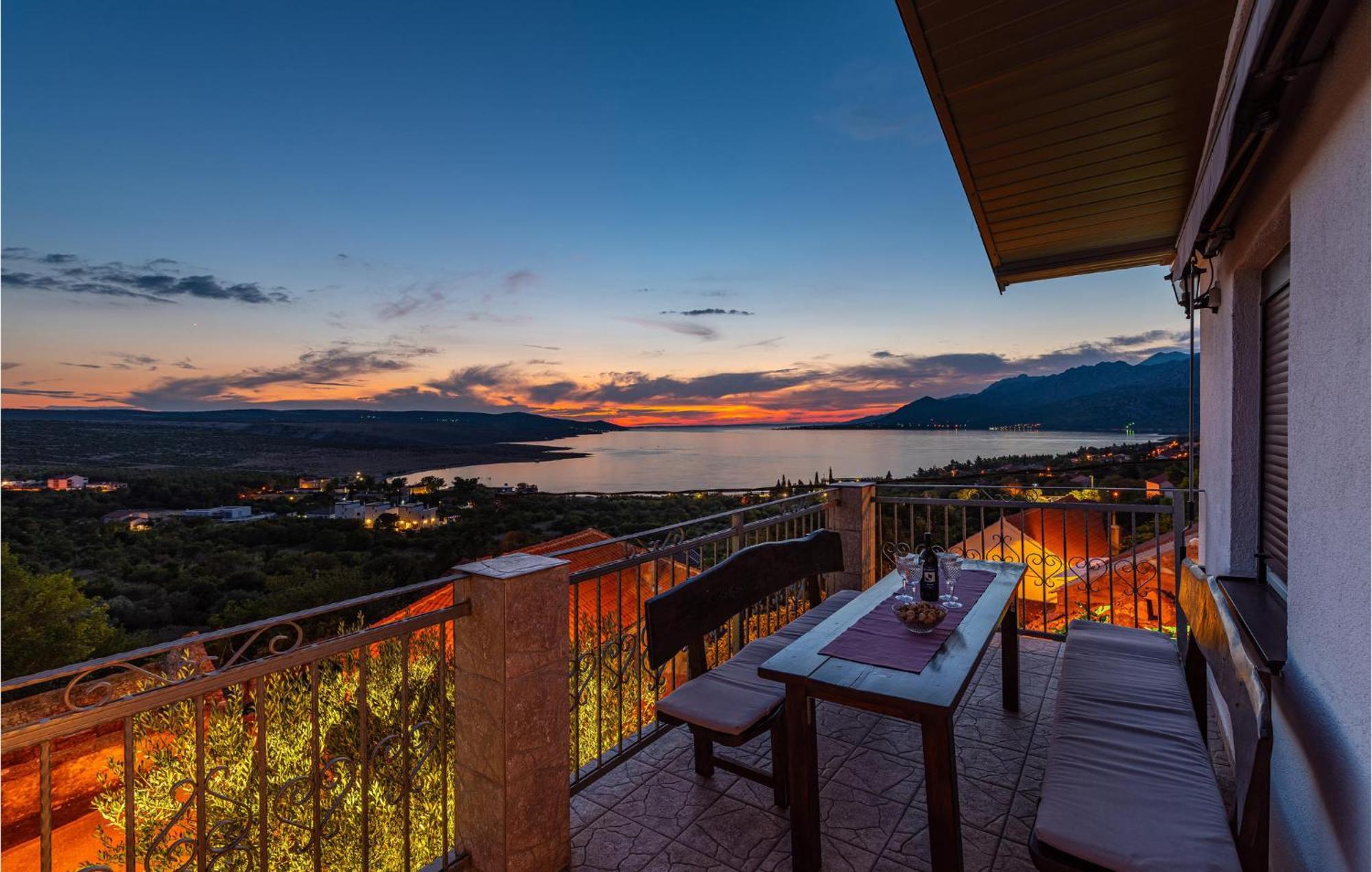 Awesome apartment in Rovanjska with 4 Bedrooms&WiFi Buitenkant foto