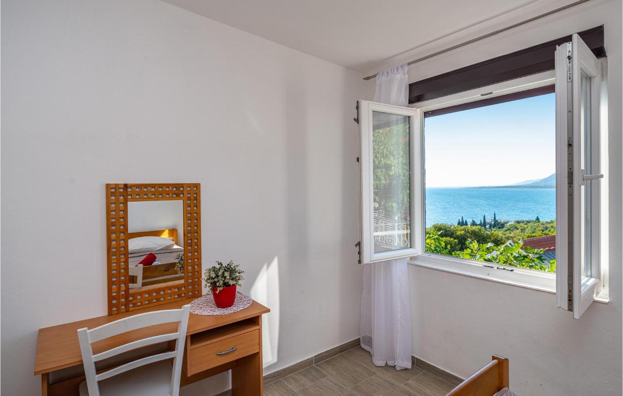 Awesome apartment in Rovanjska with 4 Bedrooms&WiFi Buitenkant foto