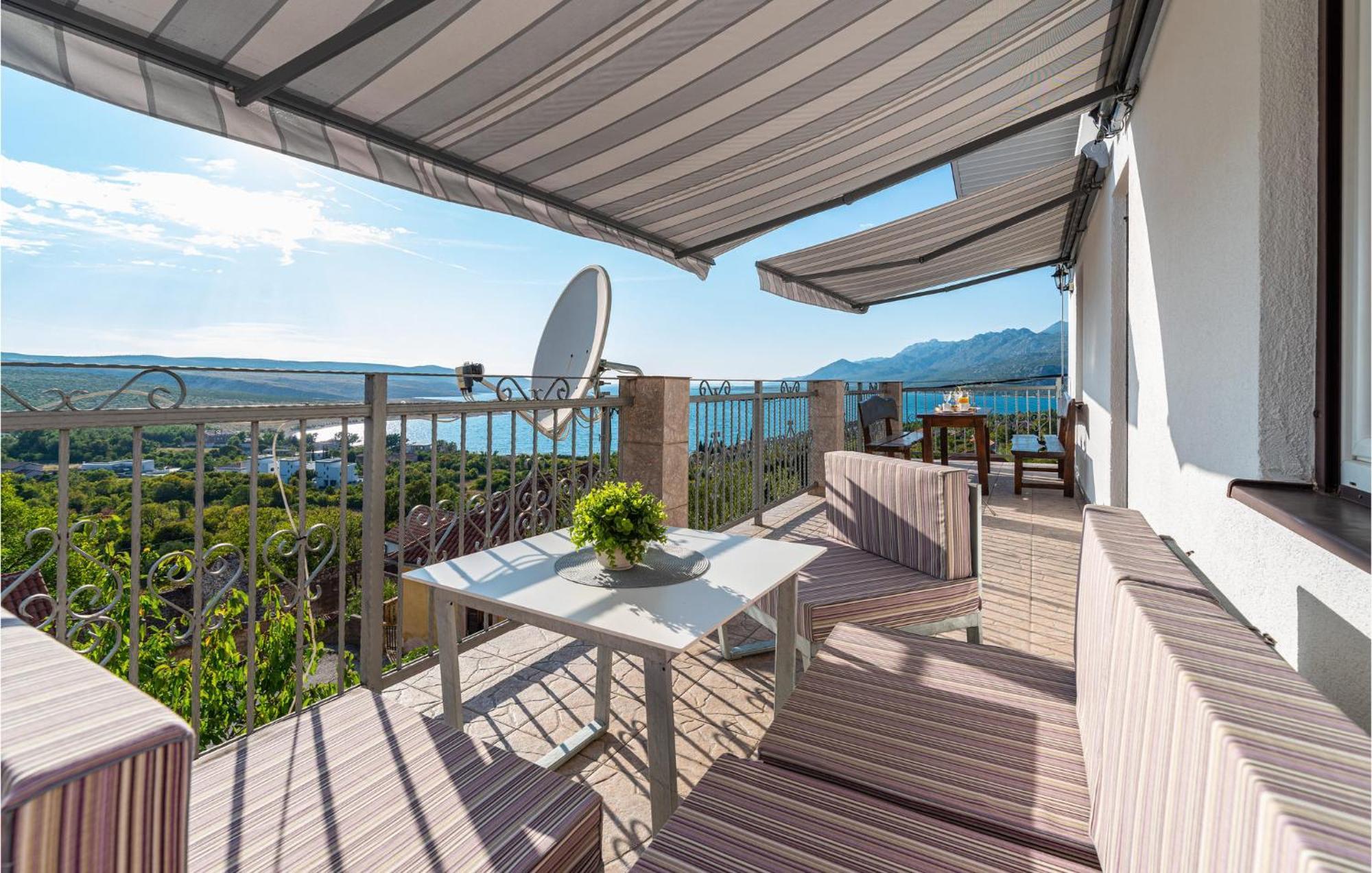 Awesome apartment in Rovanjska with 4 Bedrooms&WiFi Buitenkant foto